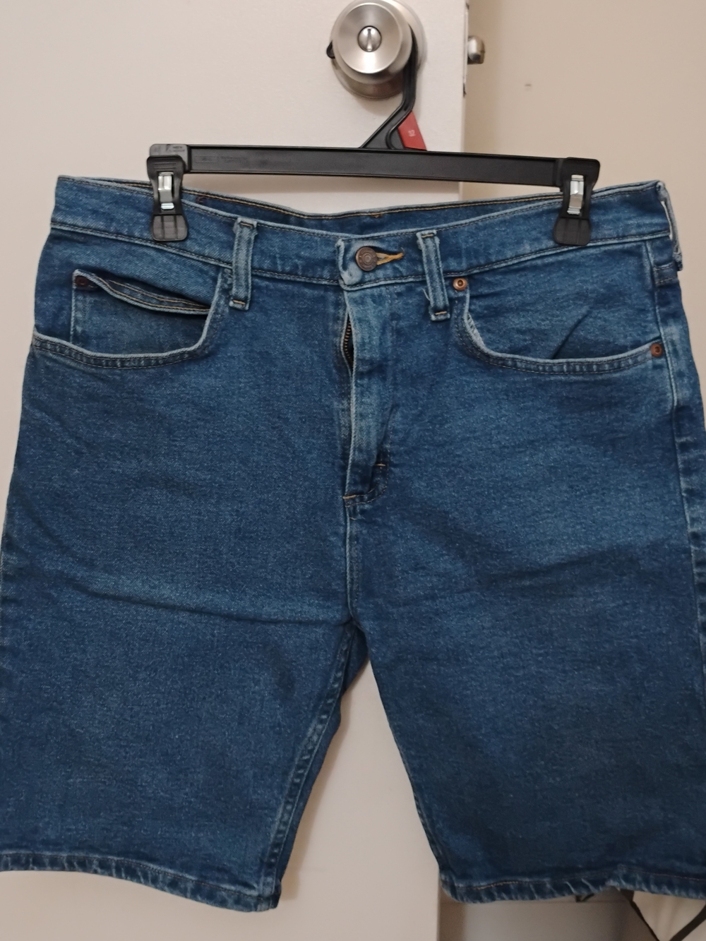 Wrangler Men's Relaxed Denim Shorts in Dark Blue